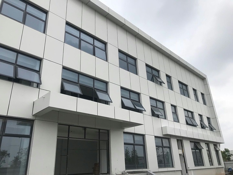 氟碳漆鋁單板定制有哪些注意事項(xiàng)呢？