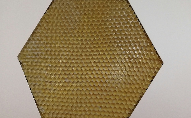 如何選擇鋁蜂窩板廠家